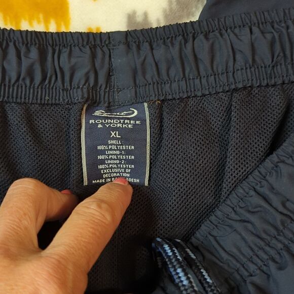 XL ROUNDTREE and Yorke mesh lined joggers - Picture 2 of 2